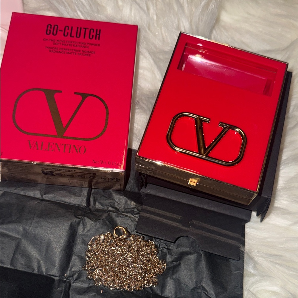 GO-CLUTCH REFILLABLE COMPACT POWDER MSRP$205 - Picture 6 of 8
